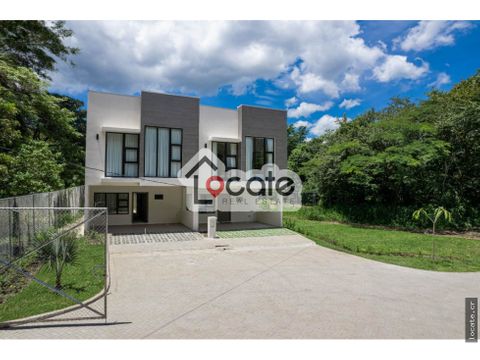 venta de casa nueva en escazu en condominio