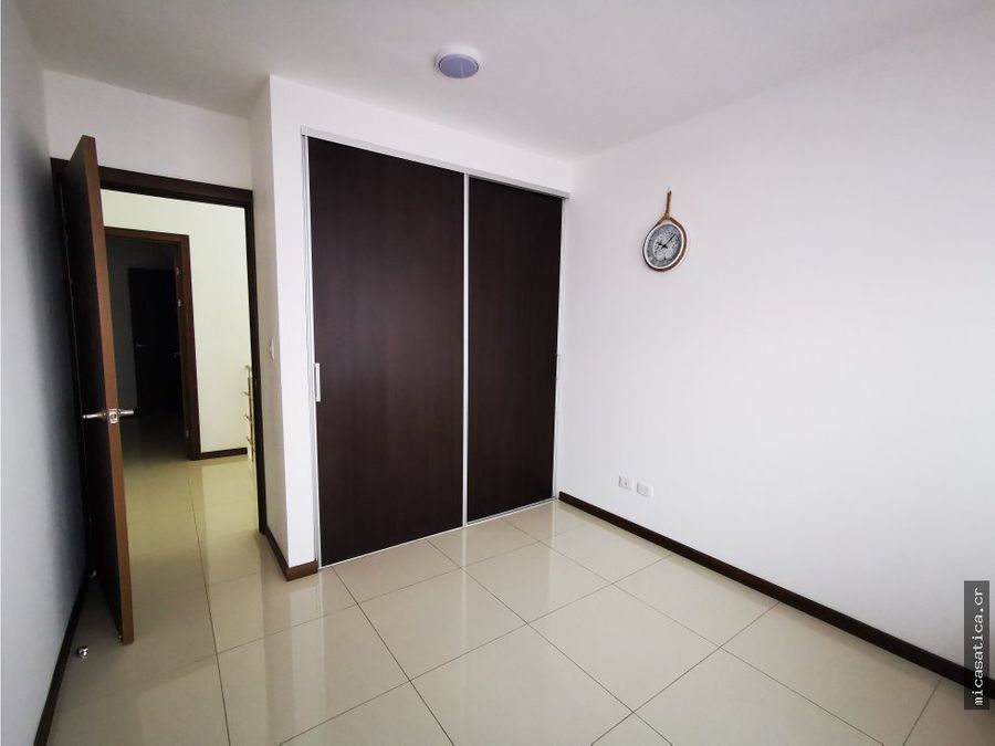 alquiler de casa en condominio piamonte en brasil de santa ana