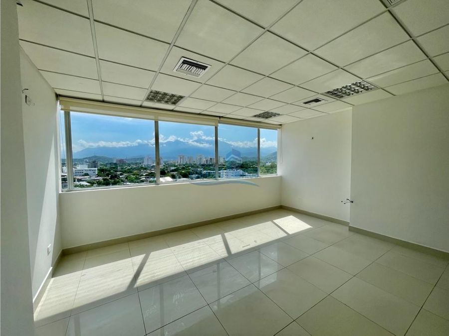 venta de oficina en centro empresarial santa marta colombia