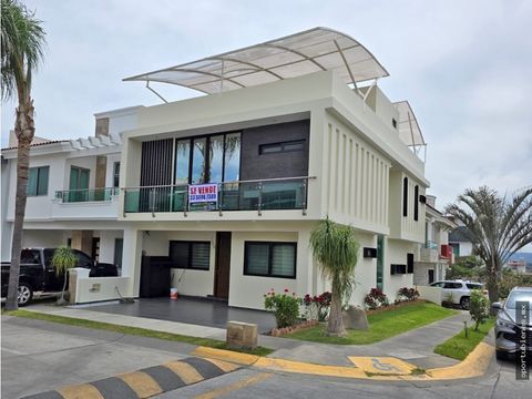 casa 138 i en esquina con roof en la cima de zapopan