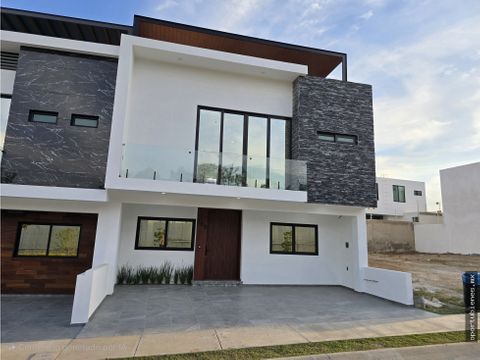 casa 168 g con roof 3 nivles en la cima zapopan jal