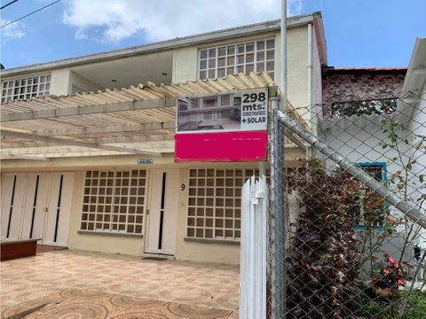 casa al norte de la ciudad sobre la avenida centenario cerca al sena