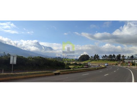 1 a 2 hectareas en la panamericana otavalo cajas