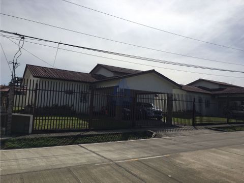 se vende casa en la fontana chiriqui