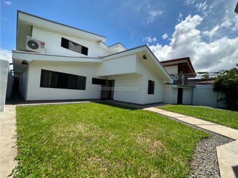 venta de hermosa casa remodelada en santa ana