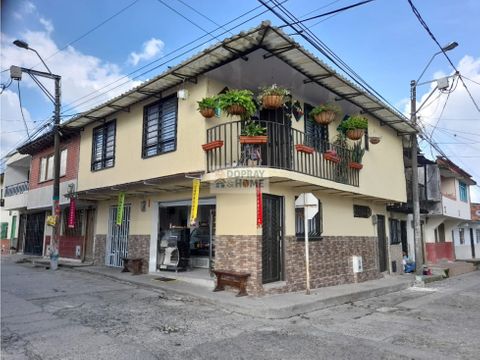 se vende gran casa en circasia en zona de alta valorizacion