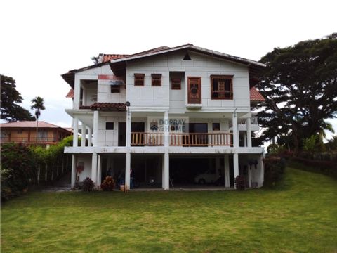 se vende o se permuta gran chalet en tebaida