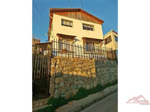 vendo amplia casa en cerro esperanza
