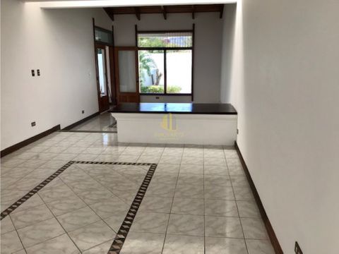 casa en alquiler con linea blanca en escazu