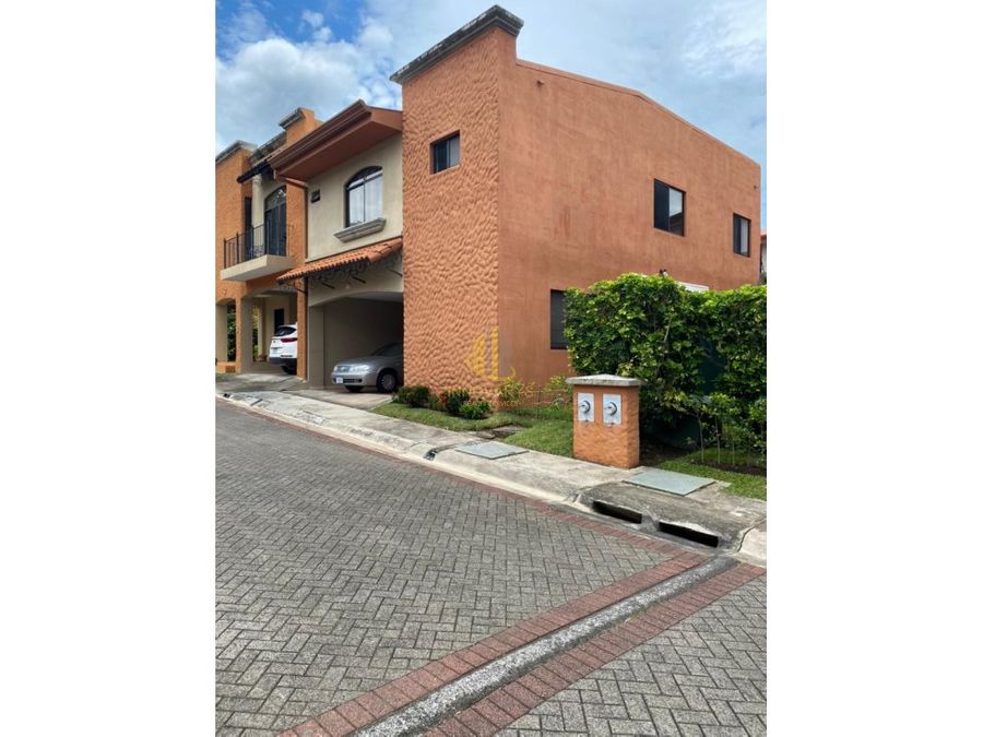 rebajada linda casa en condominio a la venta brasil de mora