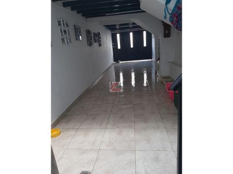 vende casa en sector urapanes 150 m2