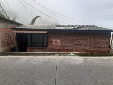 se vende casa con renta sector villapilar