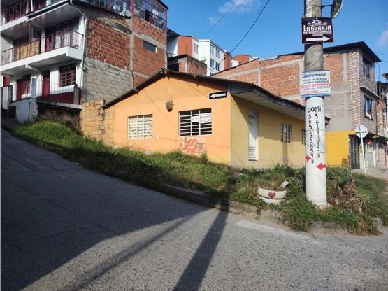 SE VENDE LOTE CON VIVIENDA SECTOR MIRADOR DE LAS LOMAS-VILLAMARIA