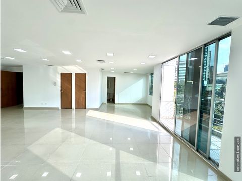 arriendo oficina en milla de oro medellin