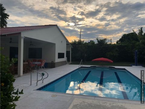 se vende o arrienda casa campestre en condominio versalles