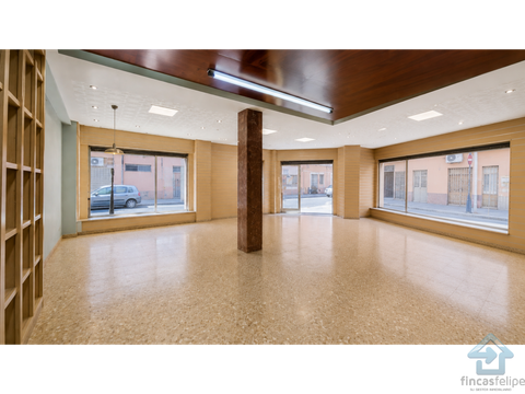 se vende local en esquina en tetuan madrid m 279