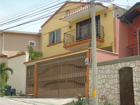 espectacular casa en venta en residencial las uvas