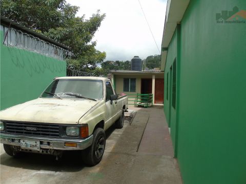 se vende amplia casa frente a unitec