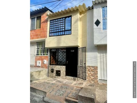 se vende casa cerca a la patria