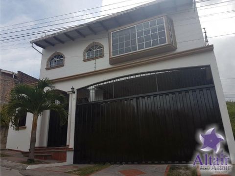 se vende casa en las uvas