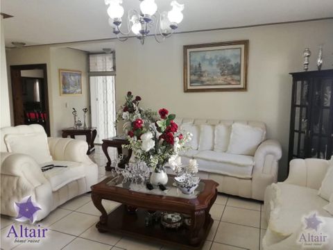 se vende casa en la miramontes