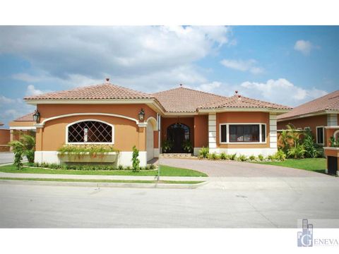 casa en venta en costa sur id 10862