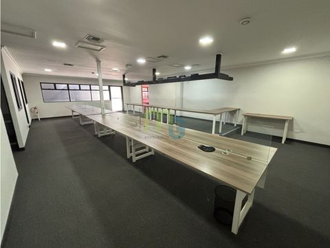 alquiler de edificio comercial con oficinas en sabana oeste