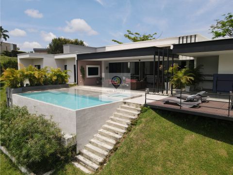 venta amplia y moderna casa campestre en cerritos pereira