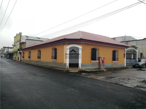 linda y amplia casa en alquiler en coban