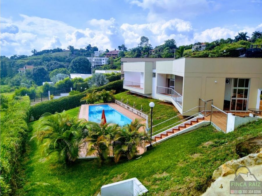 Casa con piscina en La Mesa - Cundinamarca - $590.000.000 COP