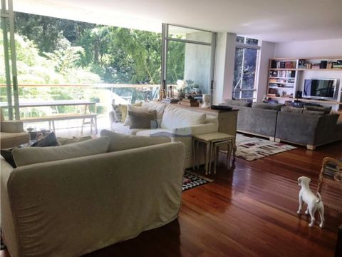 se vende hermoso apartamento en el poblado sector las santas