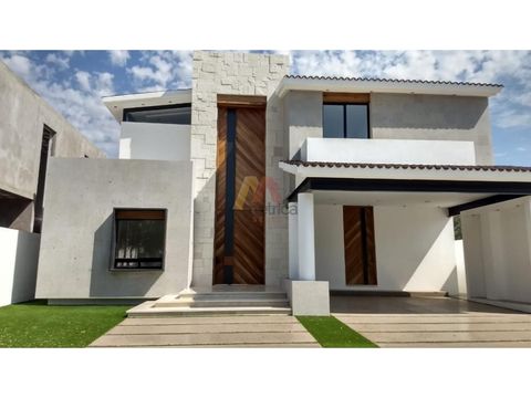 casa en venta en los lagos