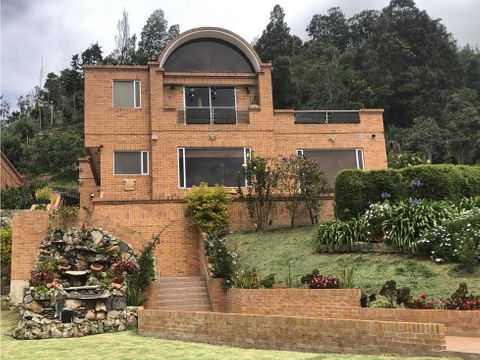 vendo espectacular casa en yerbabuena chia