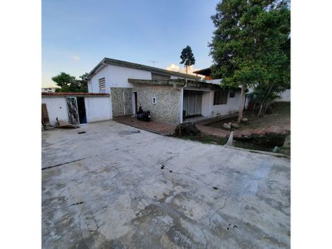 casa en venta cumbres de curumo para remodelar