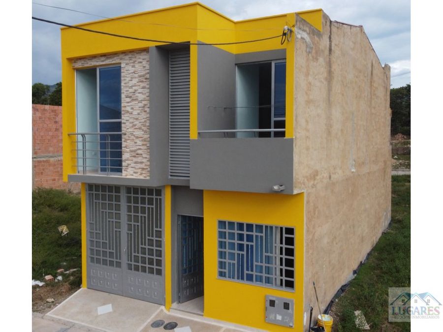 CASA 2 PISOS EN VENTA DE 72 EN CARMEN DE APICALÁ TOLIMA (URBANA) -  $ COP