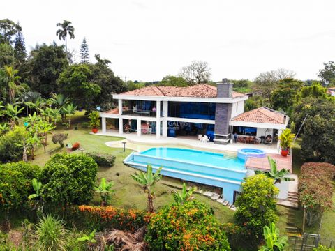 casa con vista y 4 hectareas de terreno