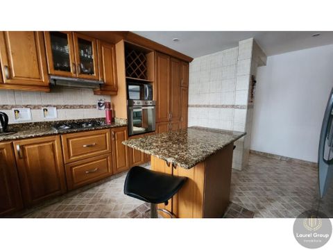 se vende casa unifamiliar en loma de los bernal parte baja medellin