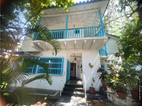 hermosa casa en el tradicional barrio de manga