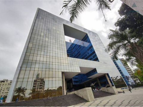 se alquilan oficinas de 160m2 en la torre parque cristal