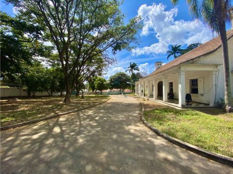 se vende terreno 10000 m2 en los chorros