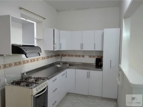 vendo casa amplia de 3 alcobas en laureles