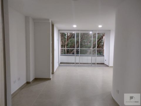 vendo apartamento de 3 alcobas con parqueadero en laureles