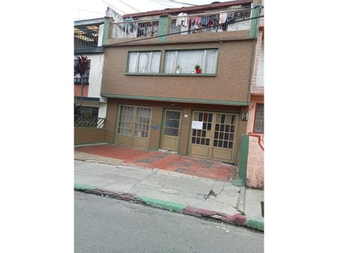 se vende excelente casa ubicada en barrio el prado