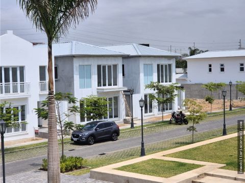 km 9 via samborondon urb aires de batan se vende casa a estrenar