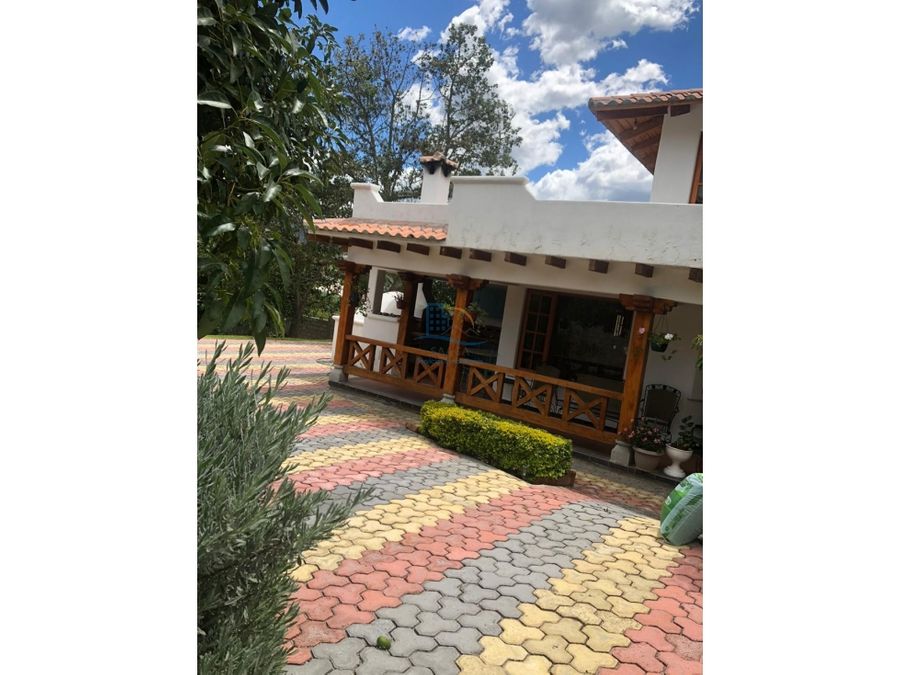 casa de venta guayllabamba urb con seguridad y areas verdes