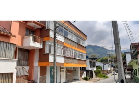 vendo edificio de 3 pisos con bodega en calarca quindio