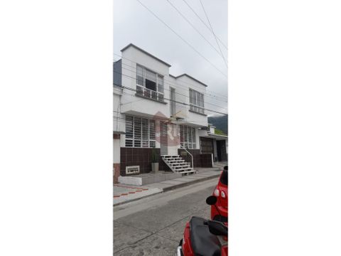 vendo edificio de dos pisos con 4 apartamentos en calarca quindio