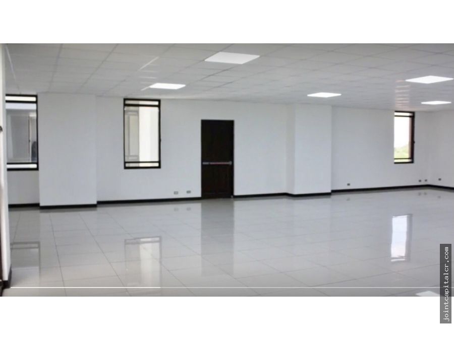 alquiler oficina 161 m2 en parque empresarial en santa ana