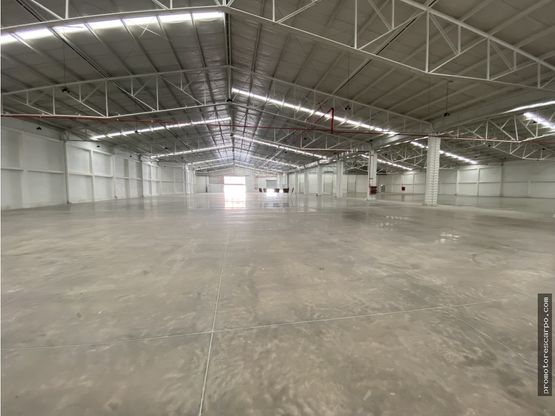 BODEGA EN CONJUNTO EN RENTA 4,990 M2 EN RENTA NAUCALPAN