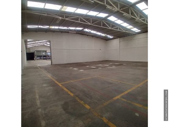 BODEGA COMERCIAL EN RENTA ATIZAPAN 1,051m2